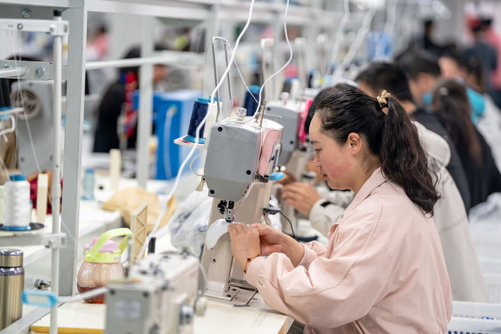 以高质量发展的确定性应对各种不确定性——中国经济圆桌会聚焦“四稳”(图14)