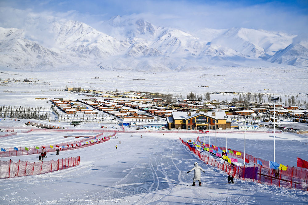 冰雪运动成就新疆文旅新名片(图3)