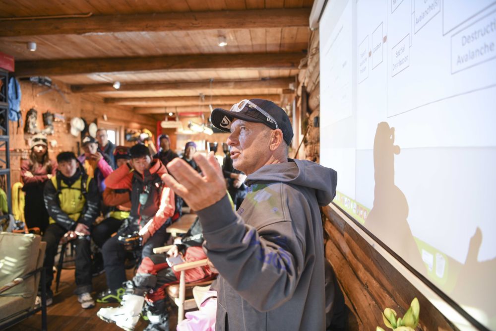 冰雪运动成就新疆文旅新名片(图15)