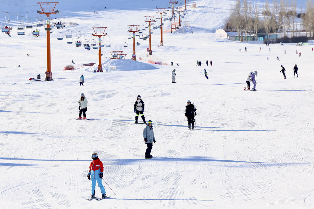 冰雪运动成就新疆文旅新名片(图28)