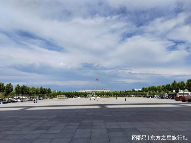 伊犁旅行社电话号码查询及优质服务指南(图1)