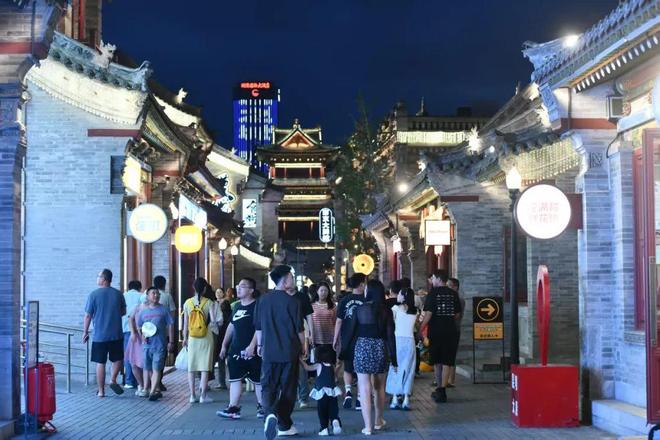 完美体育网站42℃！北方7月集体“蒸桑拿”太原重庆火炉榜晋级大“烤”之下如何清凉应对(图2)