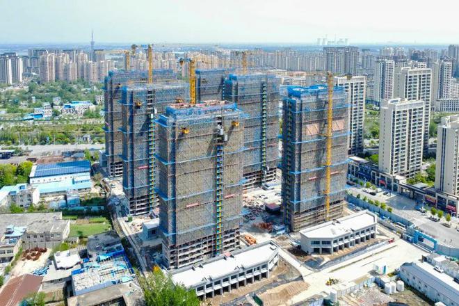 凤台西城棚改项目主体结构全部封顶(图1)
