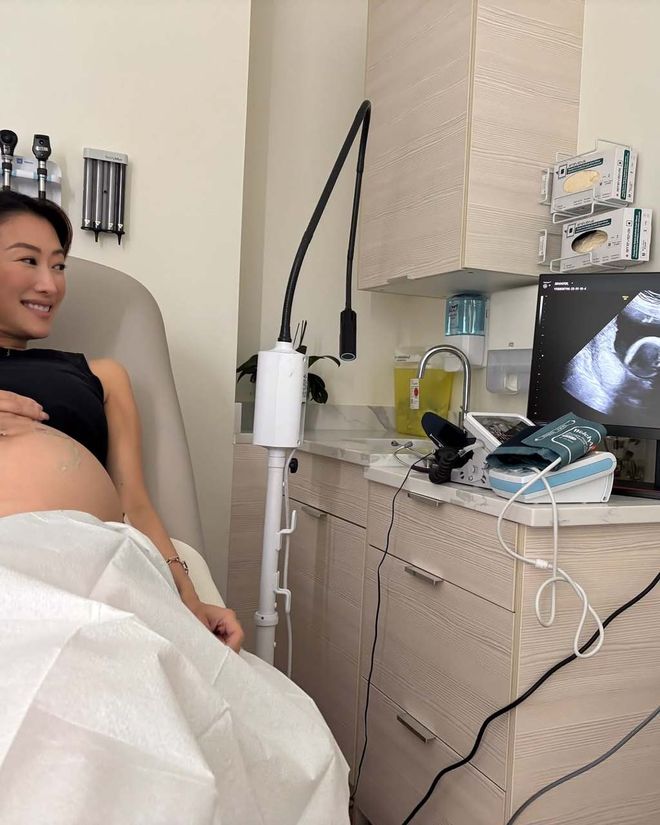 42岁谢霆锋妹妹怀二胎！晒B超照片小7岁澳洲男友当爸(图2)