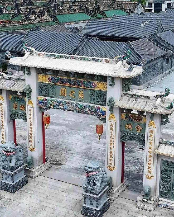 10亿违建豪宅一夜推平屋主人身份被扒官媒:一点都不冤!(图3)