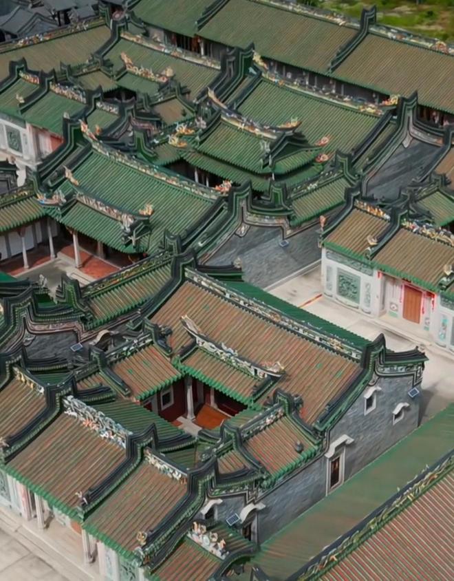 10亿违建豪宅一夜推平屋主人身份被扒官媒:一点都不冤!(图11)