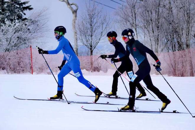 202完美体育网站4年全国滑雪登山锦标赛吉林北大湖开赛(图2)