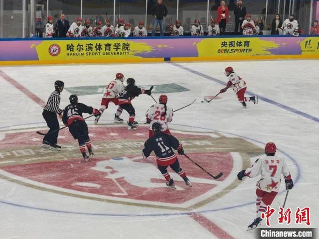 中国女子冰球职业联赛总决赛落幕深圳昆仑鸿星队完美体育网站卫冕总冠军(图2)