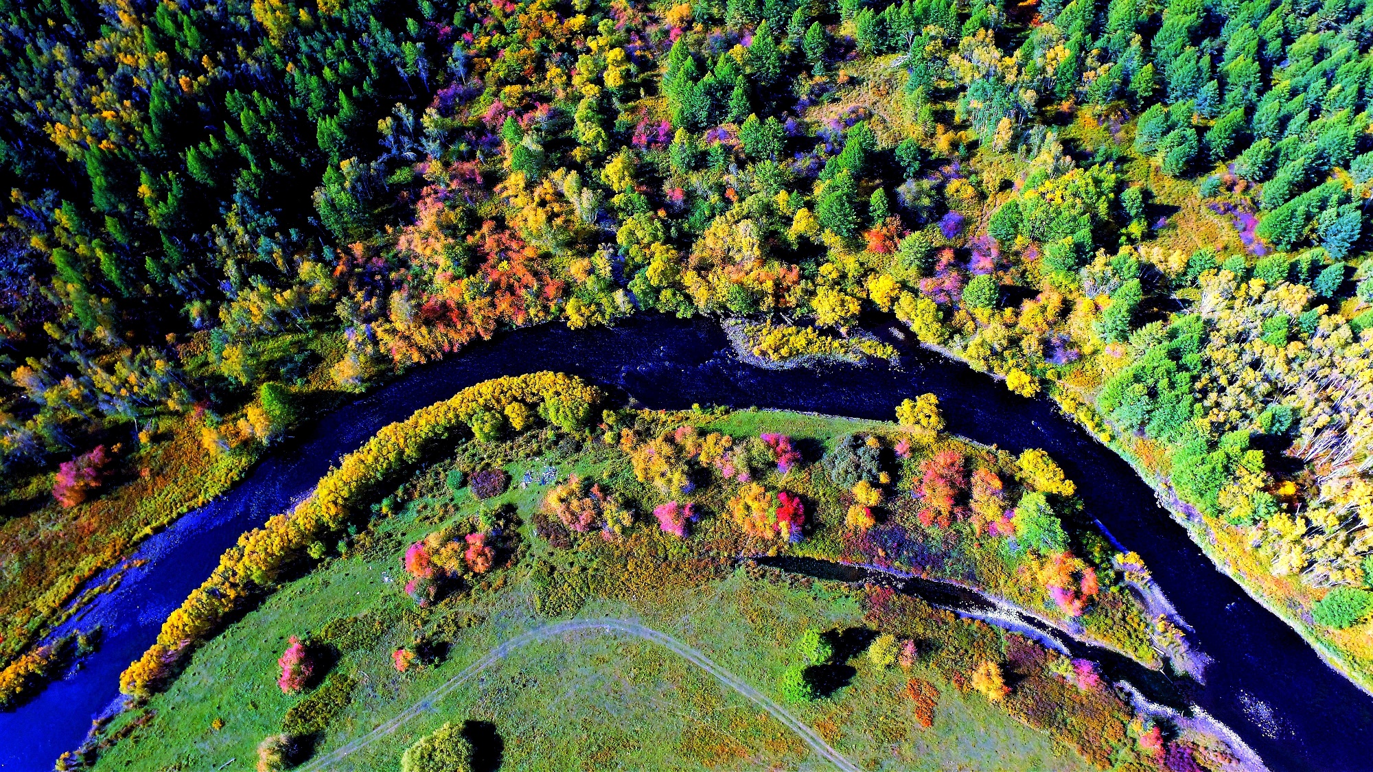 巍巍岭上大兴安“醉”美梦幻阿尔山(图1)