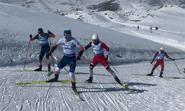 2金1银2铜！云南越野滑雪单板滑雪2024—2025赛季冠军赛收官(图1)