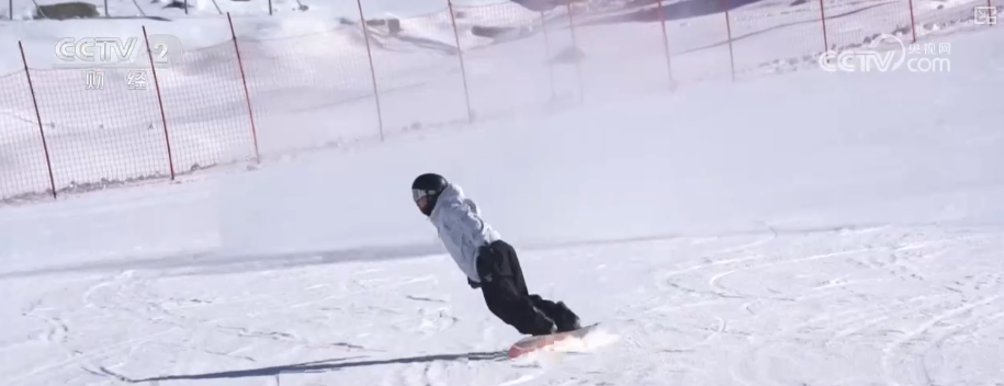 “开板”迎客!“升级服务+乐享优惠”圈粉滑雪爱好者“冷冰雪”助燃“热经济”(图2)
