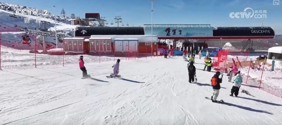 “开板”迎客!“升级服务+乐享优惠”圈粉滑雪爱好者“冷冰雪”助燃“热经济”(图6)