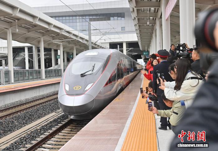 新雪季长白山备好粉雪与“云顶天宫”邀游客到访(图2)