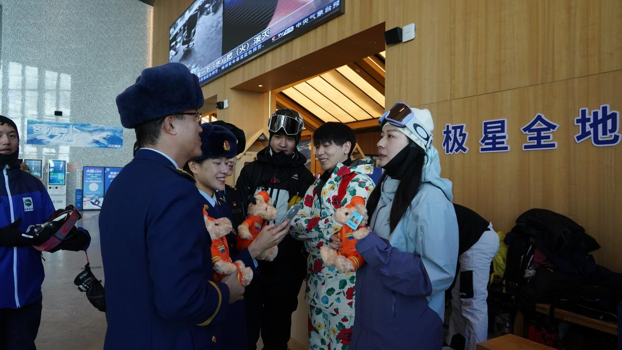 【全民消防生命至上】新疆消防救援总队联合自治区文旅开展冬季旅游安全培训直播活动(图4)