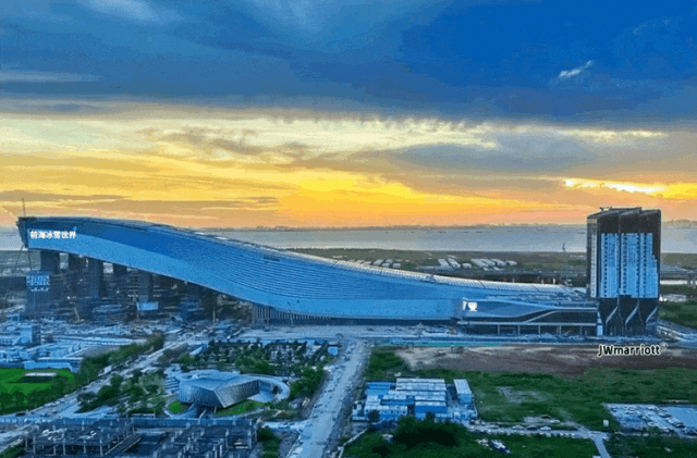 “全球最大滑雪场”头衔易主·深圳“冰雪巨鲸”正式入海(图1)