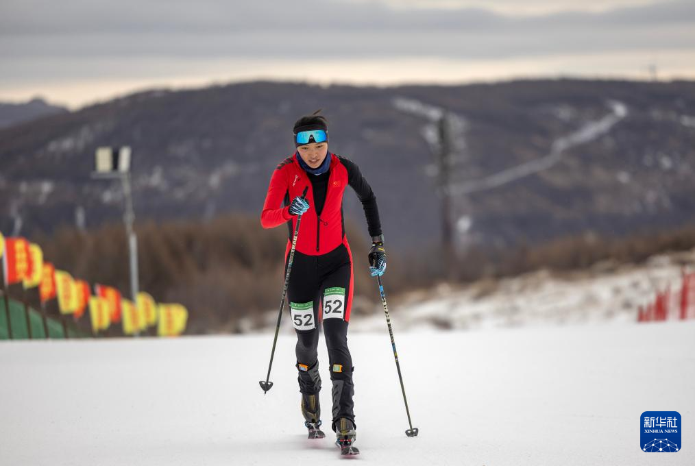 滑雪登山——2025年全国挑战赛在崇礼举行(图5)