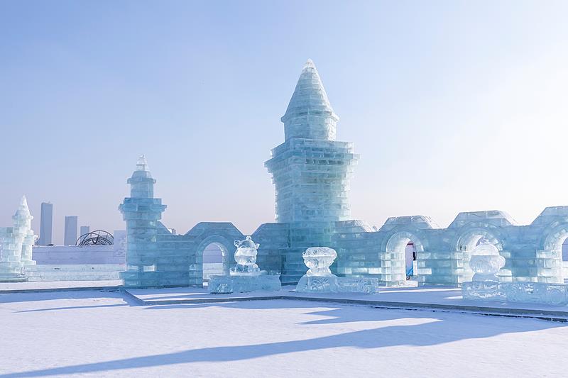 完美体育从装备到服务从北方到南方“冰雪+”玩法受热烈追捧(图3)