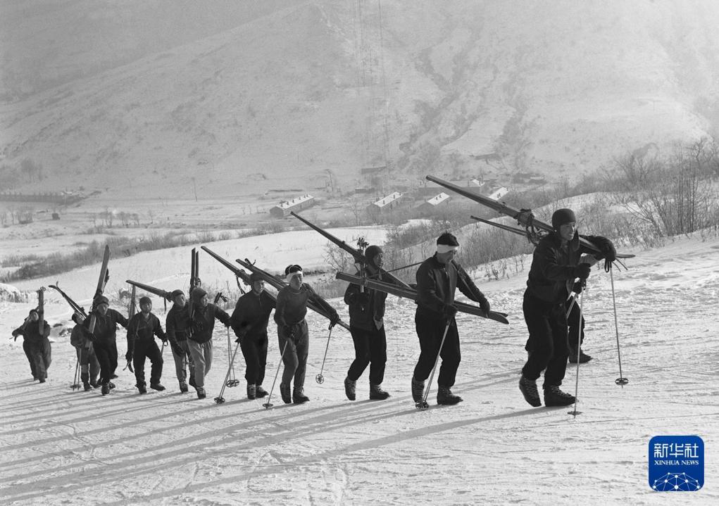 新雪季开启!影像见证中国滑雪“华丽转身”(图4)