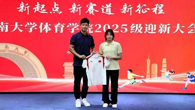 演都不演了？全红婵刚抵达新疆恶心的情况就出现了还不止一件(图16)