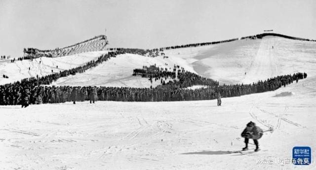时光相册丨新雪季开启!影像见证中国滑雪“华丽转身”(图2)