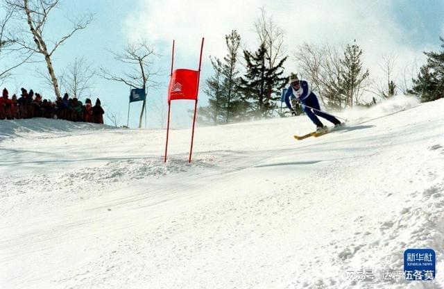 时光相册丨新雪季开启!影像见证中国滑雪“华丽转身”(图12)