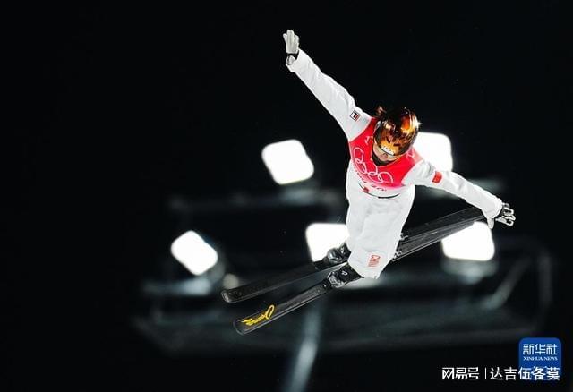 时光相册丨新雪季开启!影像见证中国滑雪“华丽转身”(图18)