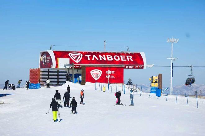 完美体育网站雪舞山巅背后坦博尔的冰雪专业化破局之路(图1)