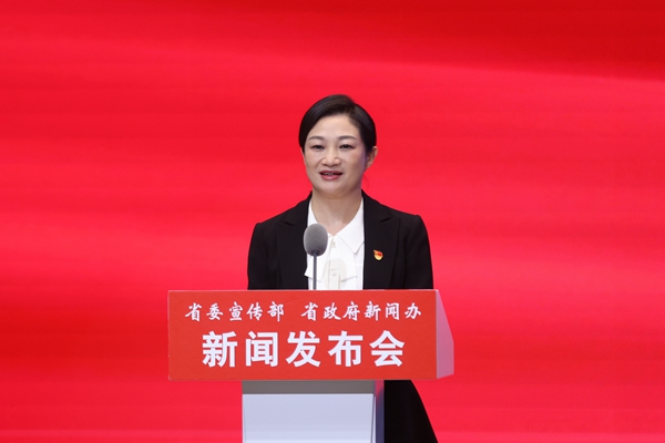 從“一地熱”到“全域暖”黑龍江冰雪旅游實現跨越發展(图1)