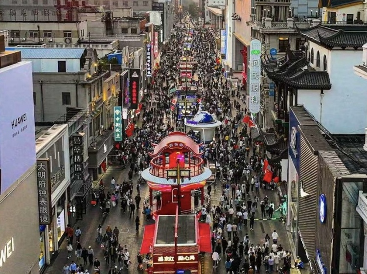 沈阳：又逢冬日雪暖阳冰雪经济活力旺完美体育(图3)