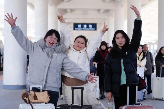 有点火动车直达滑雪场滑雪还有优惠(图1)