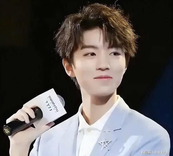 滑雪风波再升级?全红婵现身王俊凯话剧现场令人担心的事情发生(图3)