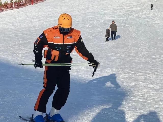 冰雪运动让冬季旅游“火起来”(图1)