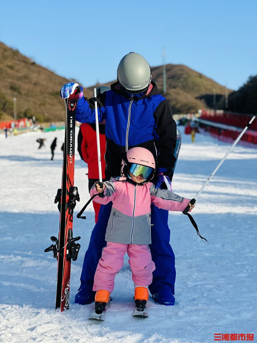 滑雪去！湖南多地雪场陆续开板“冰雪热”点燃冬日文旅消费丨好玩湖南(图3)