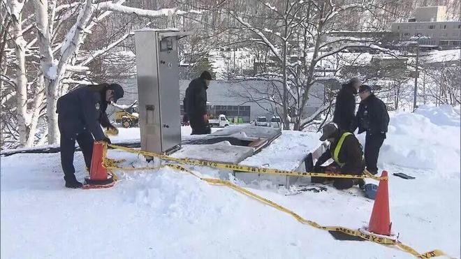 完美体育网站北海道5岁男孩滑雪场丧生！传送带夹手臂40分钟日本网友吵翻天(图2)
