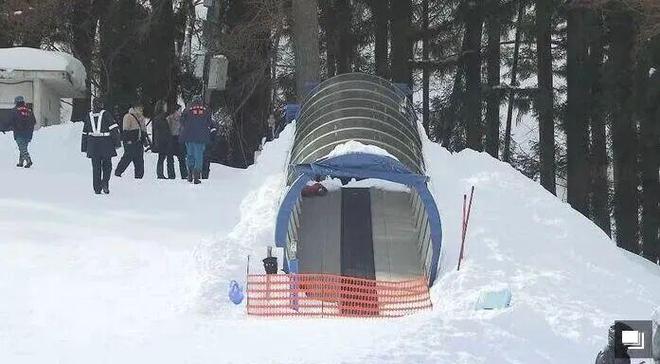 完美体育网站北海道5岁男孩滑雪场丧生！传送带夹手臂40分钟日本网友吵翻天(图9)