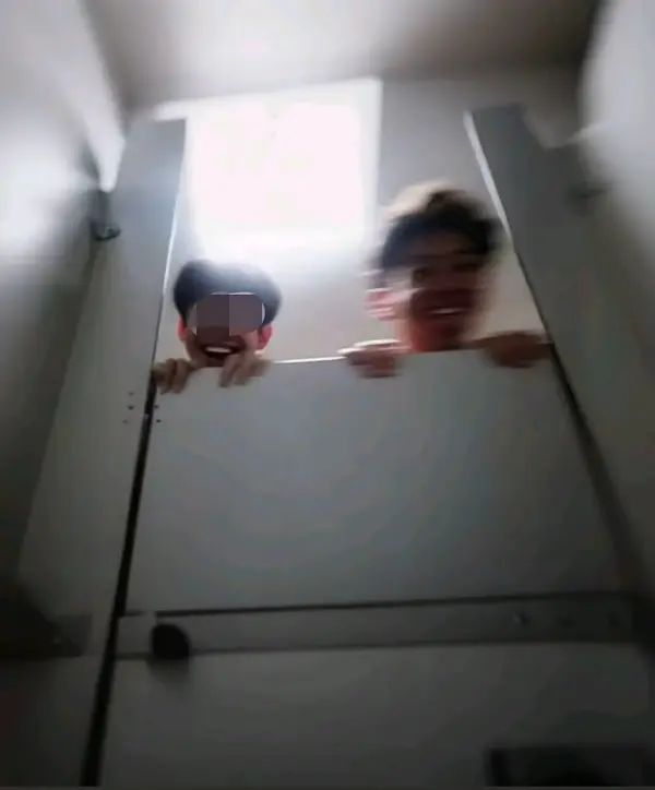 轻松一刻：新手司机害怕远光完美体育网站(图15)