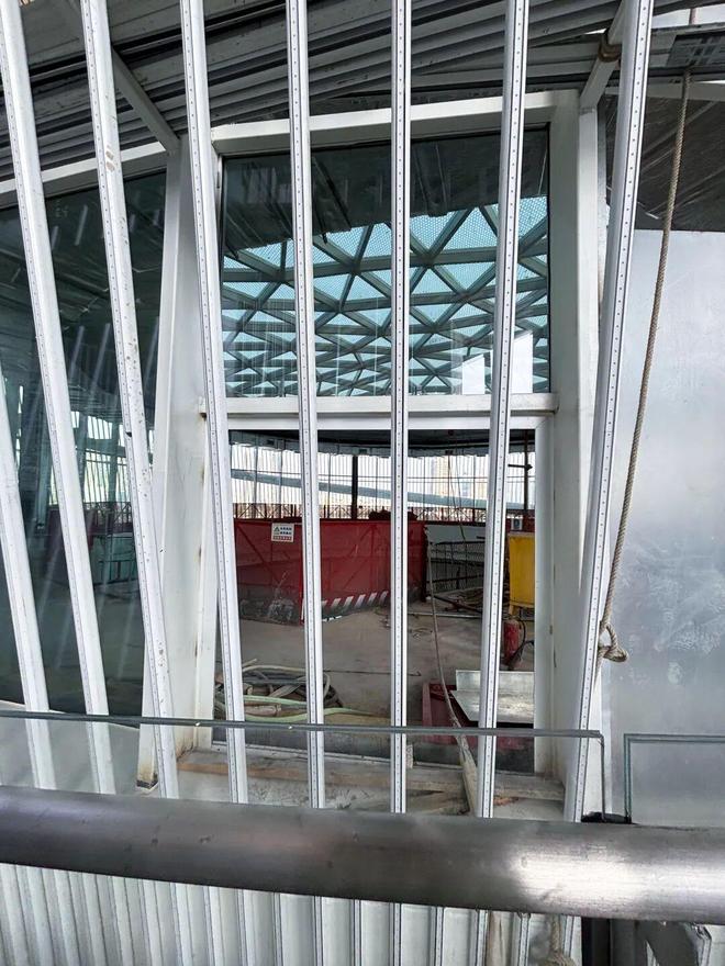 深圳建全球最大室内滑雪场成「宁古塔平替」“多少大湾区中产穿短袖来这看雪？”(图17)