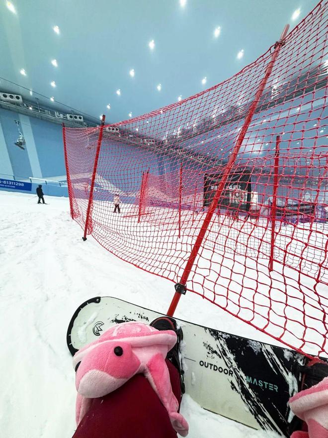 深圳建全球最大室内滑雪场成「宁古塔平替」“多少大湾区中产穿短袖来这看雪？”(图13)