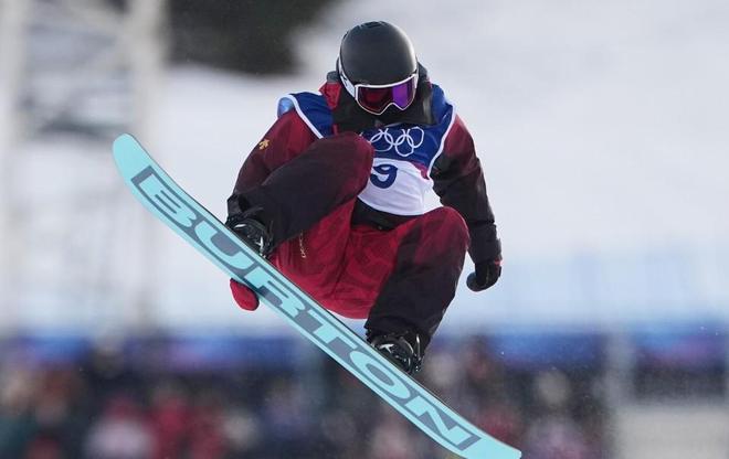单板滑雪U型场地：蔡雪桐武绍桐跻身决赛刘佳宇重重摔倒离场完美体育网站(图1)