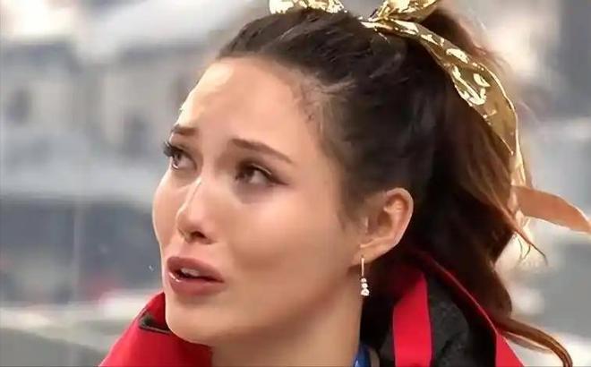 完美体育网站央媒对谷爱凌称呼变了！七字之差释放强烈信号原来邓亚萍没说错(图15)