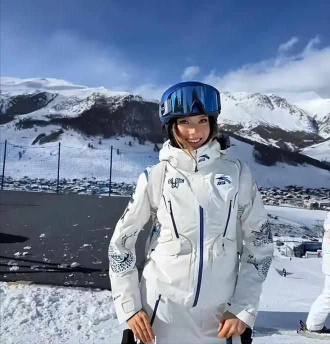 完美体育网站央媒对谷爱凌称呼变了！七字之差释放强烈信号原来邓亚萍没说错(图4)