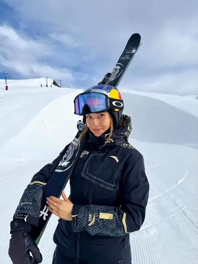 完美体育网站央媒对谷爱凌称呼变了！七字之差释放强烈信号原来邓亚萍没说错(图10)