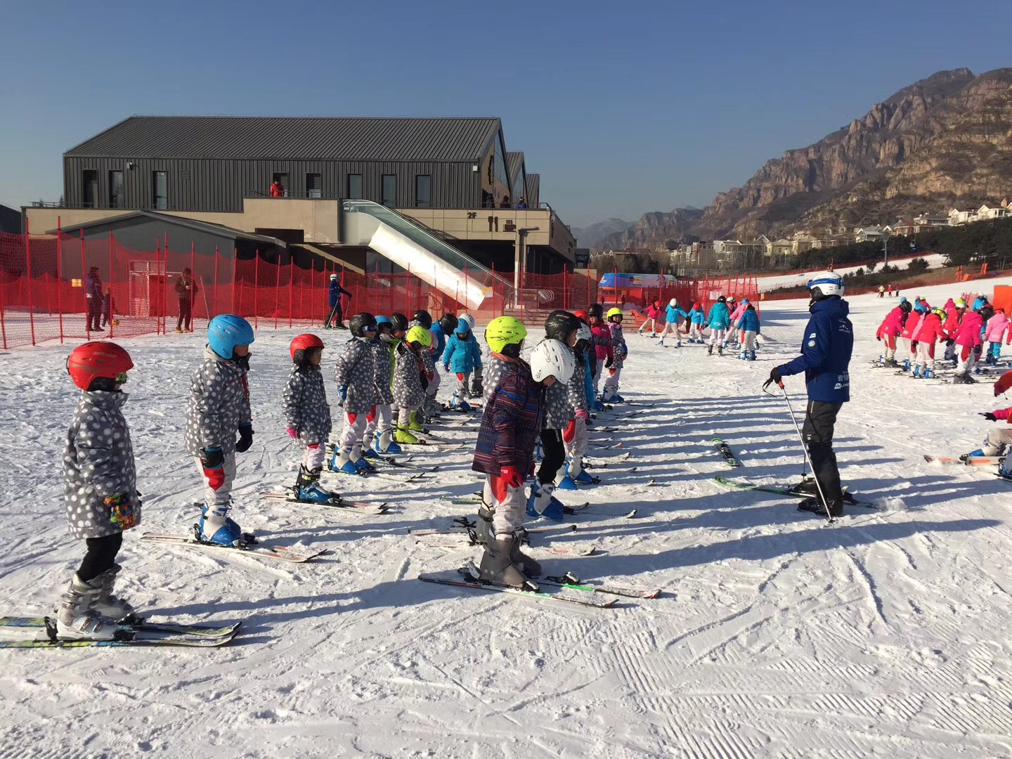 完美体育2026北京周边滑雪场深度选型指南：从新手到发烧友的全面解析(图2)