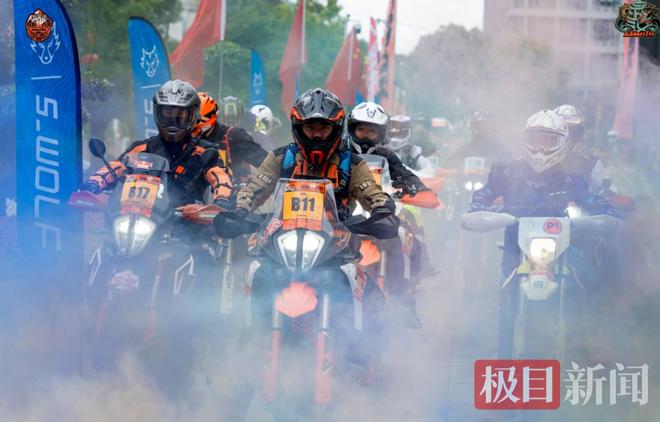 解锁“五彩秋韵”和“冰雪狂欢”神农架秋冬游进入“黄金窗口期”完美体育网站(图2)