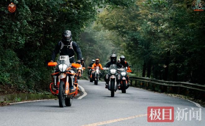 解锁“五彩秋韵”和“冰雪狂欢”神农架秋冬游进入“黄金窗口期”完美体育网站(图4)