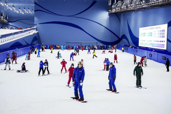 完美体育苏州市区首座室内滑雪场苏州热雪奇迹开业(图2)